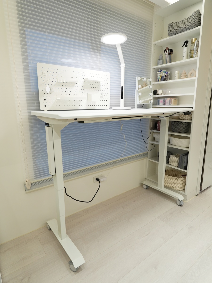 【裝潢日記】書桌兼化妝桌?我靠funte升降桌當我的機能工作桌