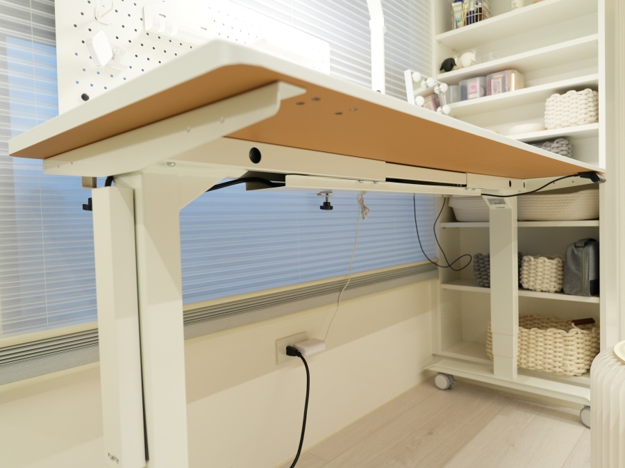 【裝潢日記】書桌兼化妝桌?我靠funte升降桌當我的機能工作桌