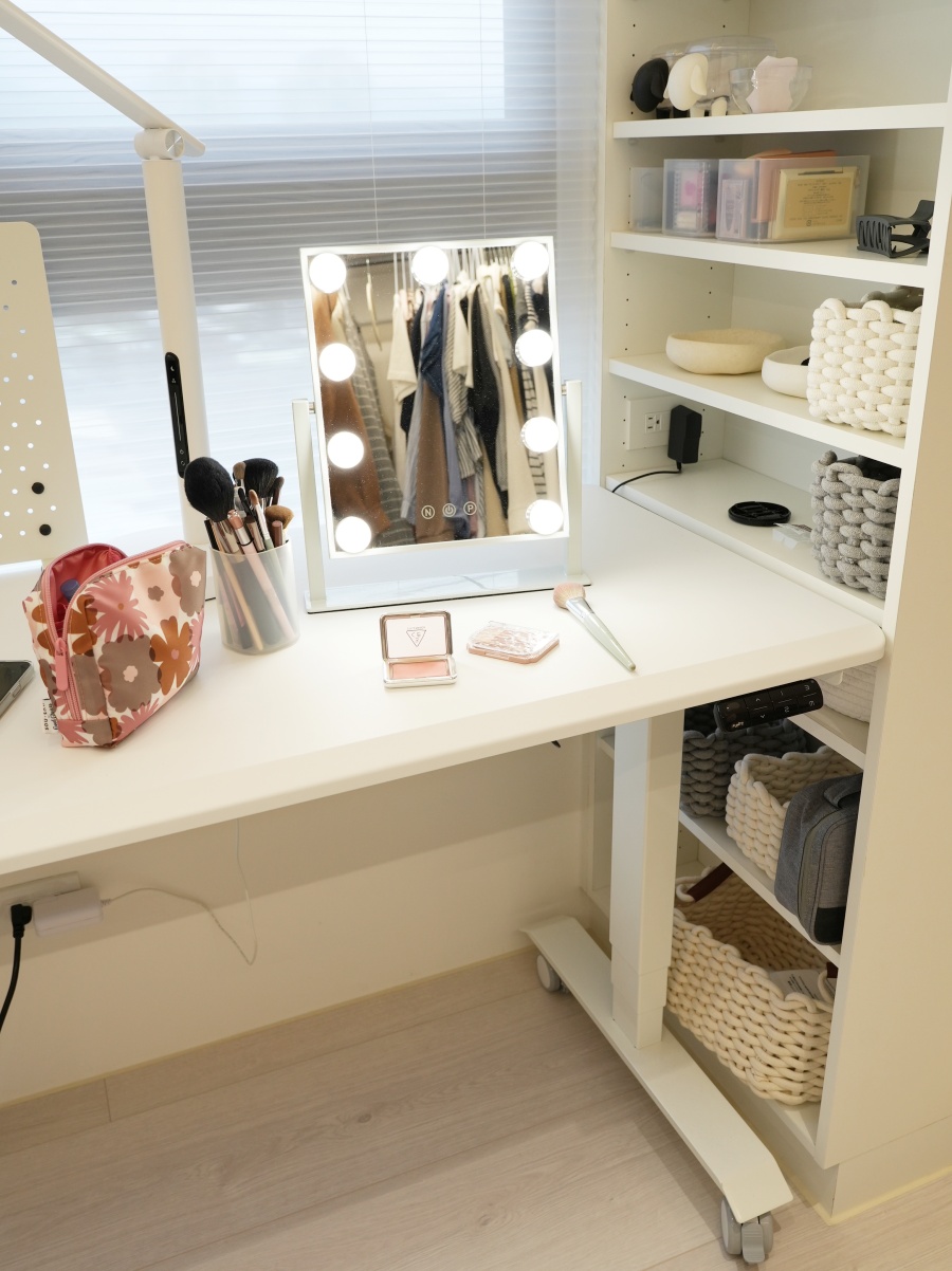 【裝潢日記】書桌兼化妝桌?我靠funte升降桌當我的機能工作桌