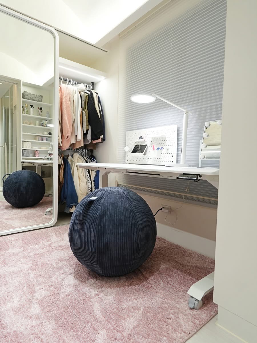 【裝潢日記】書桌兼化妝桌?我靠funte升降桌當我的機能工作桌