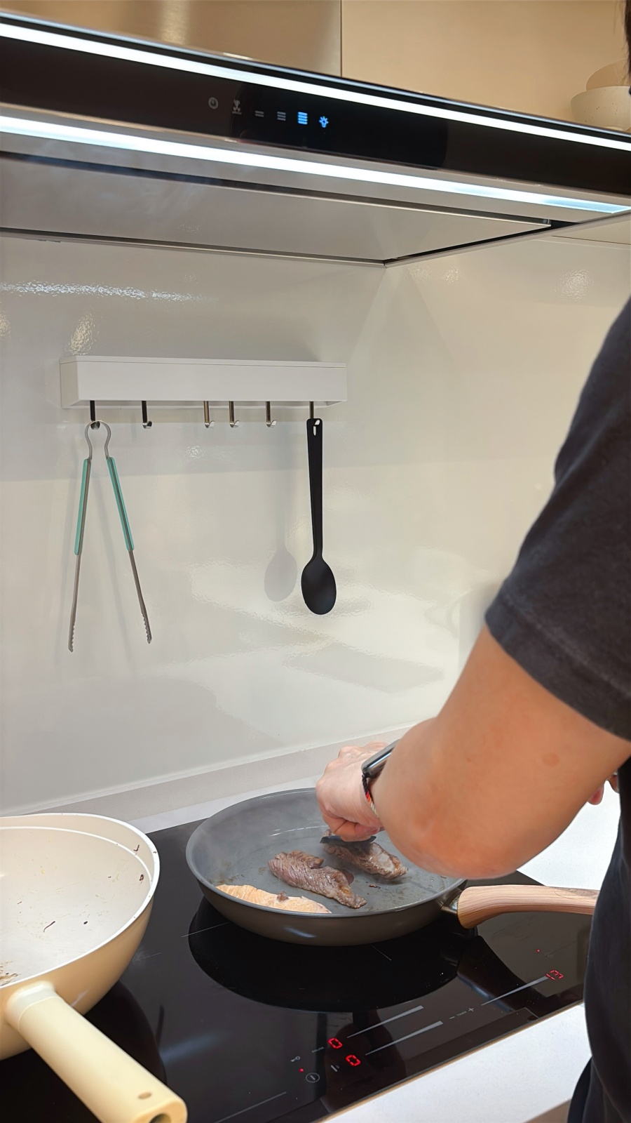 【裝潢日記】新家的Falmec超靜音排油煙機，超強吸力的美型抽油煙機♥︎