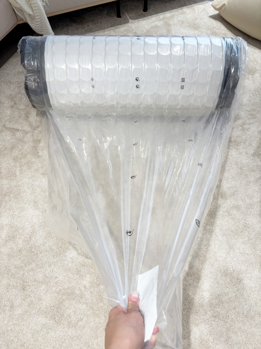 【裝潢日記】新家大換新！旺財的新床墊、新枕頭~Emma床墊