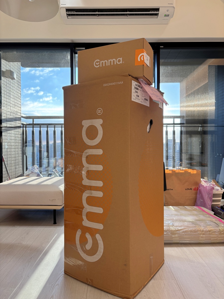 【裝潢日記】新家大換新！旺財的新床墊、新枕頭~Emma床墊