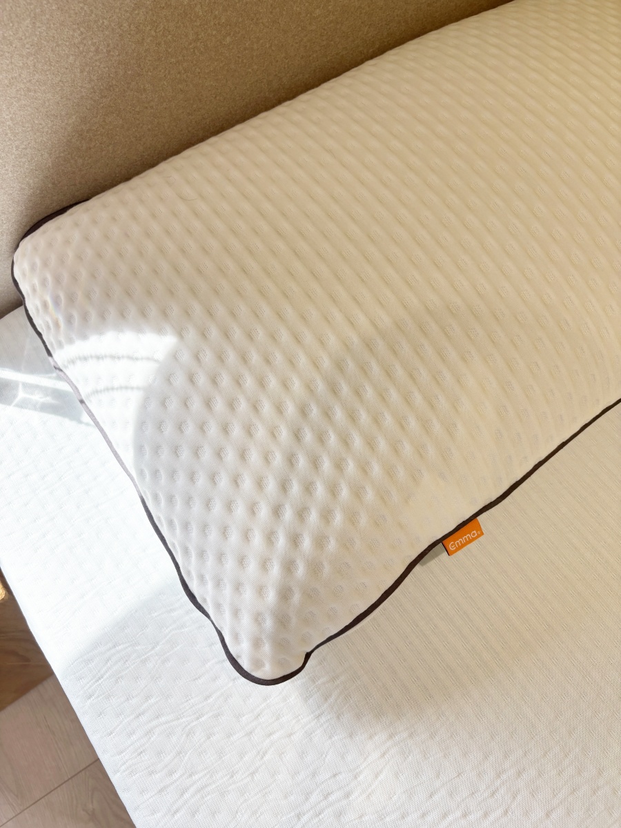 【裝潢日記】新家大換新！旺財的新床墊、新枕頭~Emma床墊