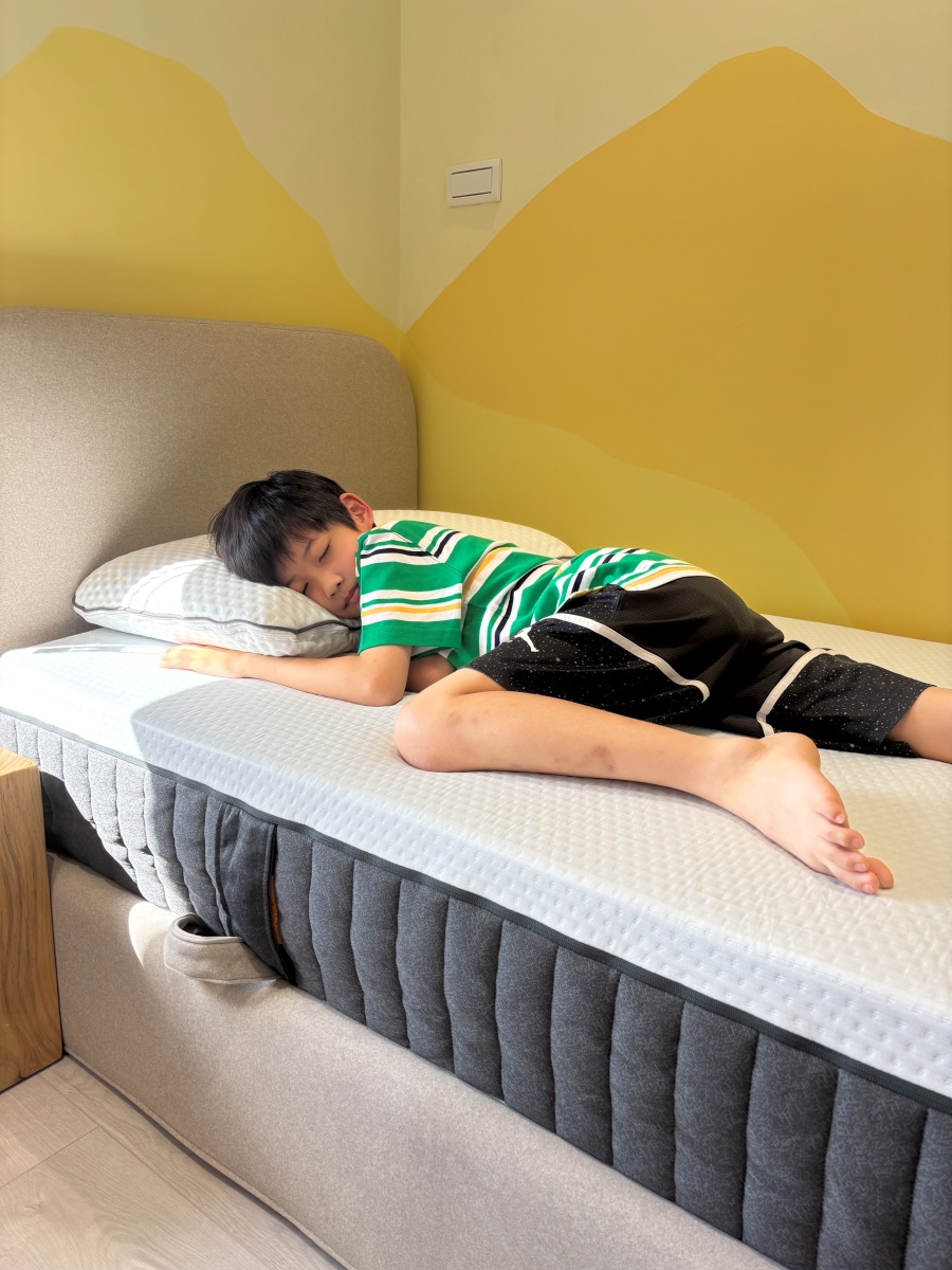 【裝潢日記】新家大換新！旺財的新床墊、新枕頭~Emma床墊