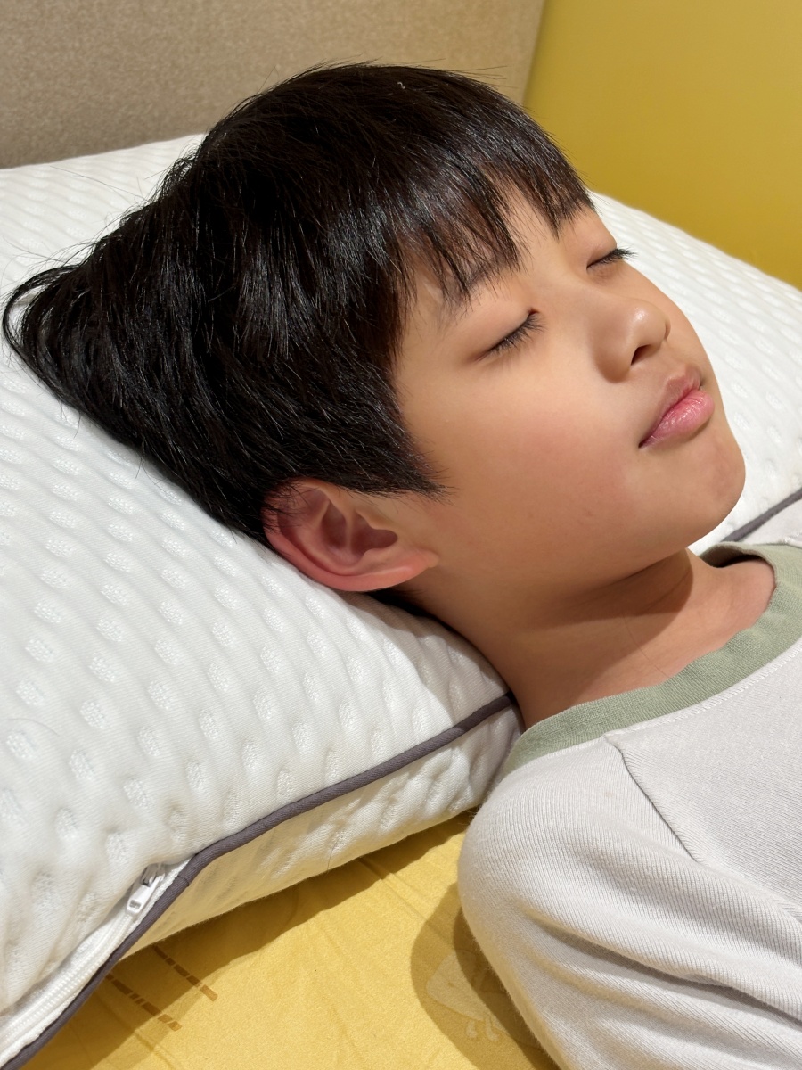 【裝潢日記】新家大換新！旺財的新床墊、新枕頭~Emma床墊