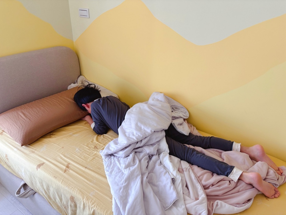 【裝潢日記】新家大換新！旺財的新床墊、新枕頭~Emma床墊