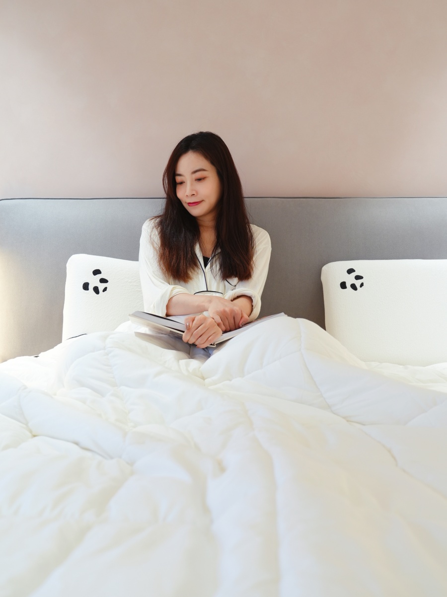【新家開箱】主臥軟裝哲學:英國Panda London甜夢枕&朵朵被,用雲朵般的觸感打造最美睡眠空間 【新家開箱】主臥軟裝哲學:英國Panda London甜夢枕&朵朵被,用雲朵般的觸感打造最美睡眠空間