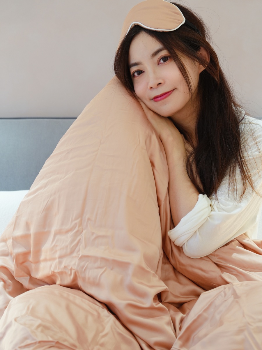 【新家開箱】主臥軟裝哲學:英國Panda London甜夢枕&朵朵被,用雲朵般的觸感打造最美睡眠空間 【新家開箱】主臥軟裝哲學:英國Panda London甜夢枕&朵朵被,用雲朵般的觸感打造最美睡眠空間