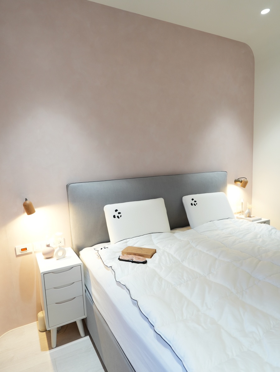 【新家開箱】主臥軟裝哲學:英國Panda London甜夢枕&朵朵被,用雲朵般的觸感打造最美睡眠空間 【新家開箱】主臥軟裝哲學:英國Panda London甜夢枕&朵朵被,用雲朵般的觸感打造最美睡眠空間