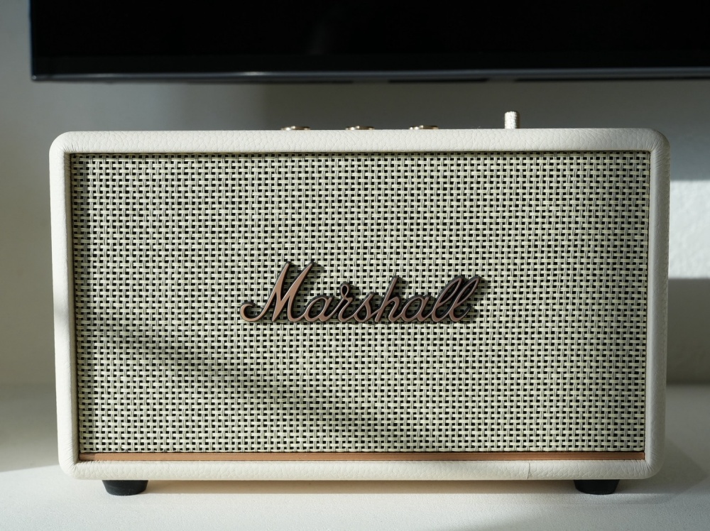 【Amazon美亞教學】Marshall Acton III趁亞馬遜黑五便宜拿下!新家的夢幻音響~ Marshall經典復古金屬Logo特寫,亞馬遜官方正品Marshall喇叭辨識