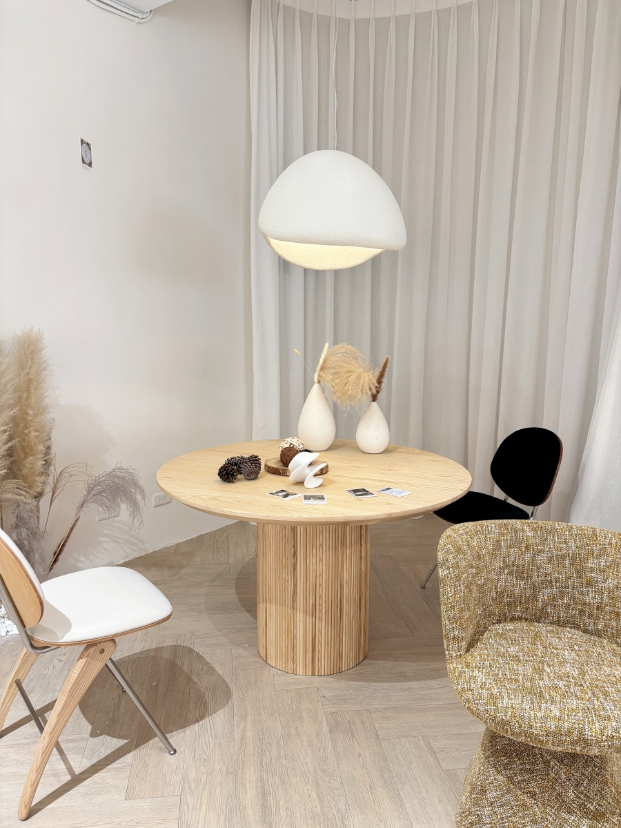 【裝潢日記】被問翻的圓型餐桌，在MOOYU睦寓訂製一張仛寂風餐桌