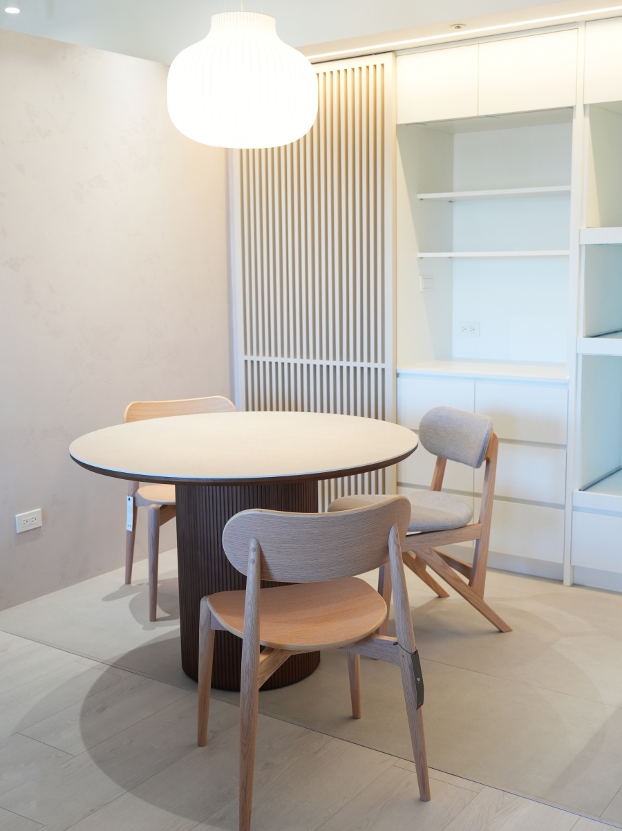 【裝潢日記】被問翻的圓型餐桌，在MOOYU睦寓訂製一張仛寂風餐桌