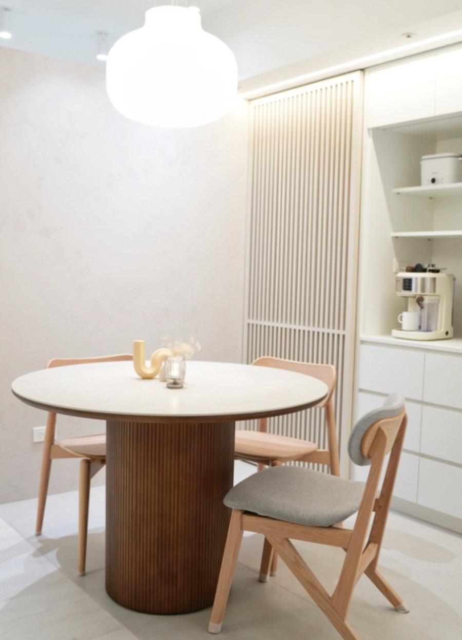 【裝潢日記】被問翻的圓型餐桌，在MOOYU睦寓訂製一張仛寂風餐桌