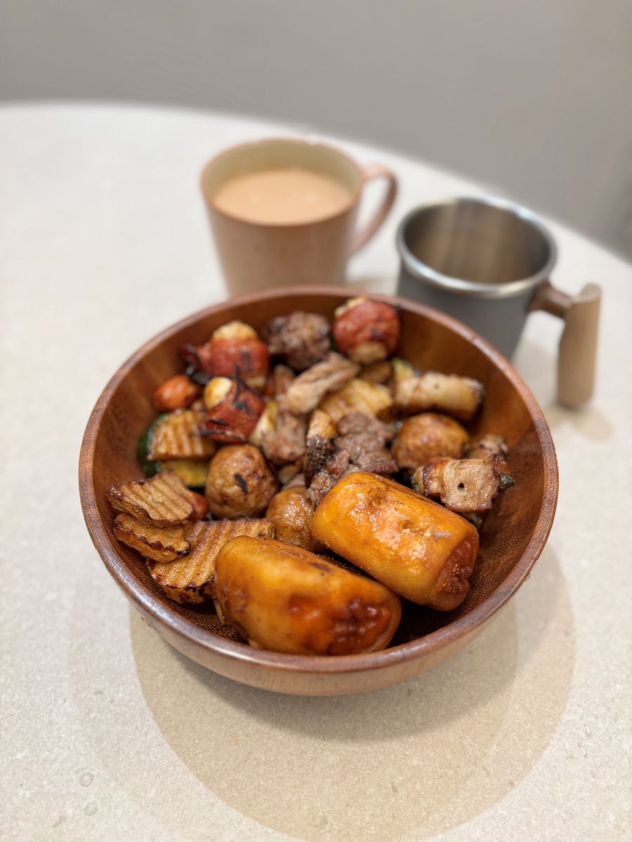 【裝潢日記】被問翻的圓型餐桌，在MOOYU睦寓訂製一張仛寂風餐桌