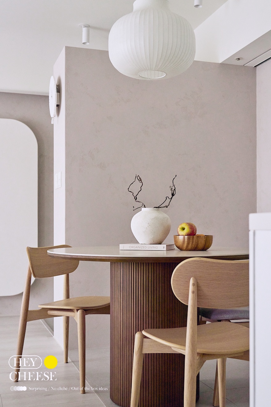 【裝潢日記】被問翻的圓型餐桌，在MOOYU睦寓訂製一張仛寂風餐桌