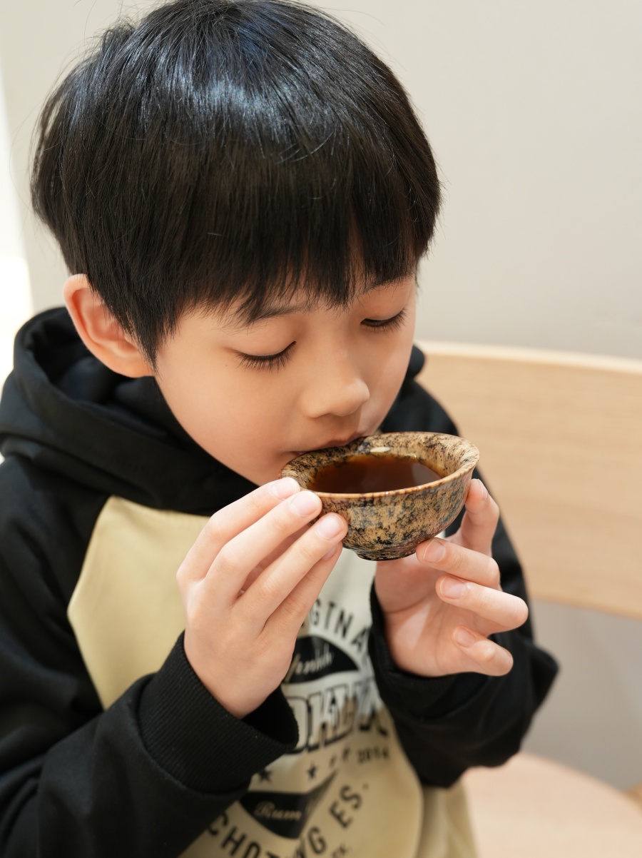 【芳茲】轉大人滴雞精，成長期孩子補充營養的好幫手