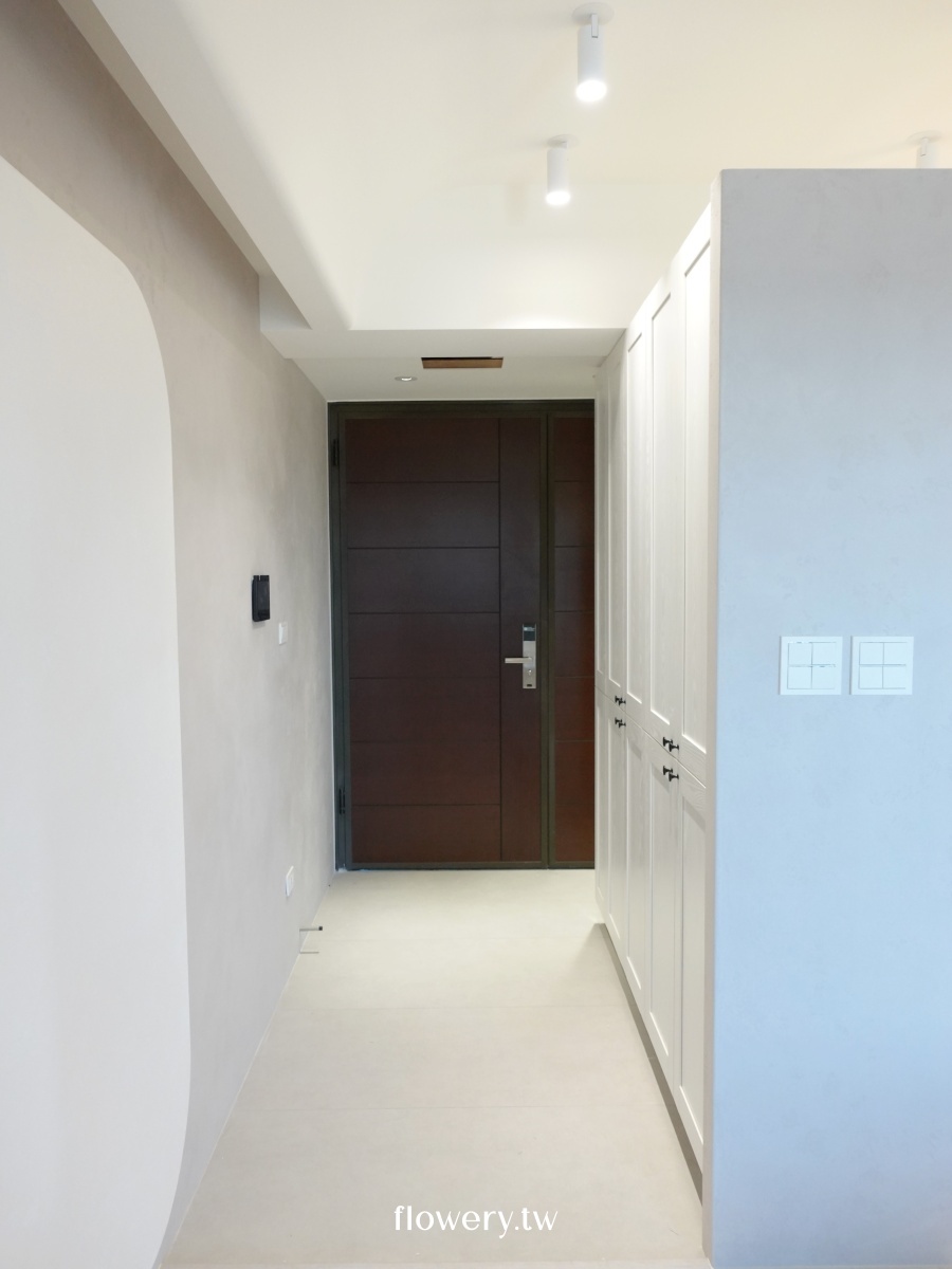 【新家開箱】從玄關櫃開始的收納小巧思~為生活量身訂製的裝潢日記