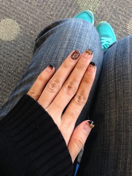 Amily Nails愛美麗美式光療指甲中山店-凝膠指甲-cp值超高-點點指彩-透膚光療-透膚絲襪點點光療 (15)