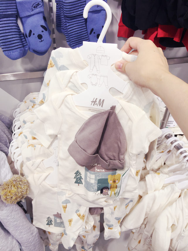 H&M 西門店亞洲最大旗艦店新開幕baby home 嬰兒服飾 洗澡包巾 浴巾 星星毯 (4)