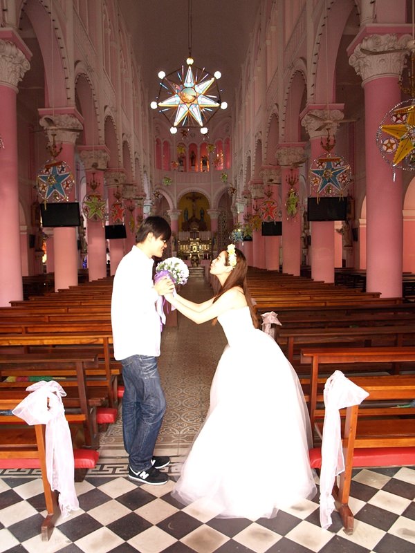 自己拍婚紗-越南自助婚紗-胡志明市粉紅教堂新定教堂西貢耶穌聖心堂拍婚紗-淘寶婚紗 (129)