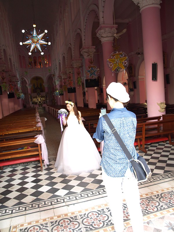 自己拍婚紗-越南自助婚紗-胡志明市粉紅教堂新定教堂西貢耶穌聖心堂拍婚紗-淘寶婚紗 (126)