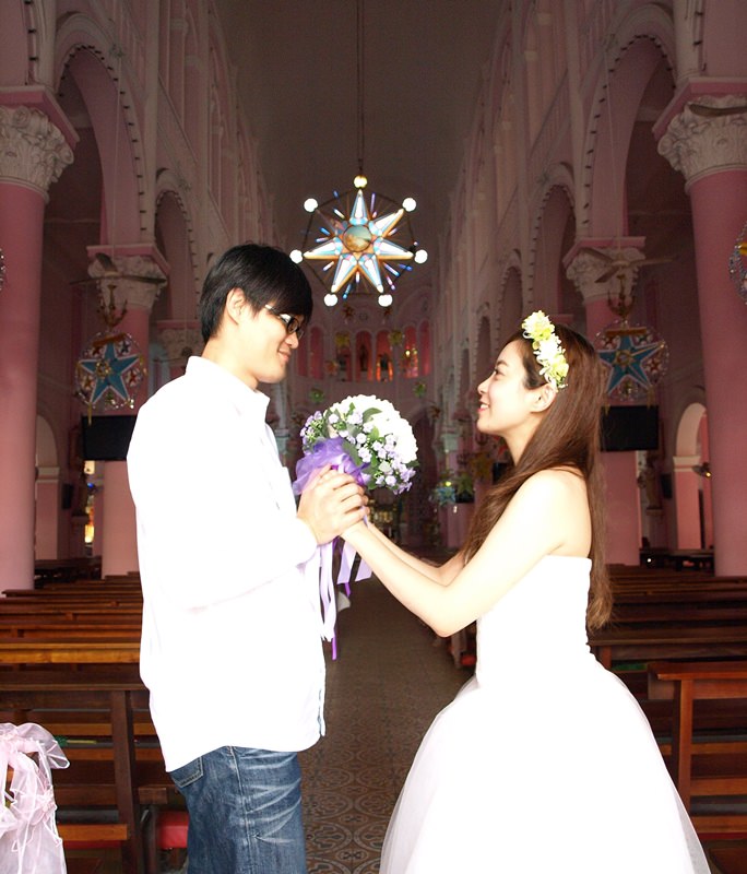 自己拍婚紗-越南自助婚紗-胡志明市粉紅教堂新定教堂西貢耶穌聖心堂拍婚紗-淘寶婚紗 (114)