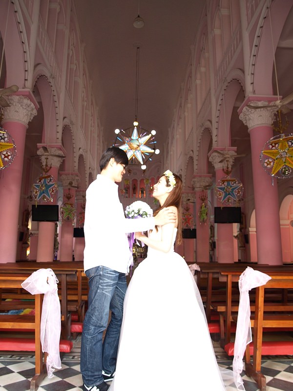 自己拍婚紗-越南自助婚紗-胡志明市粉紅教堂新定教堂西貢耶穌聖心堂拍婚紗-淘寶婚紗 (127)
