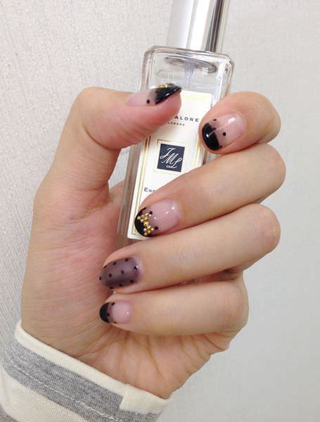 Amily Nails愛美麗美式光療指甲中山店-凝膠指甲-cp值超高-點點指彩-透膚光療-透膚絲襪點點光療 (21)