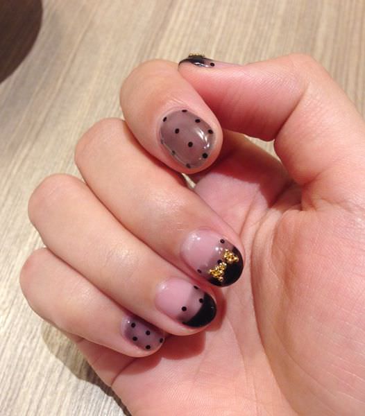 Amily Nails愛美麗美式光療指甲中山店-凝膠指甲-cp值超高-點點指彩-透膚光療-透膚絲襪點點光療 (13)