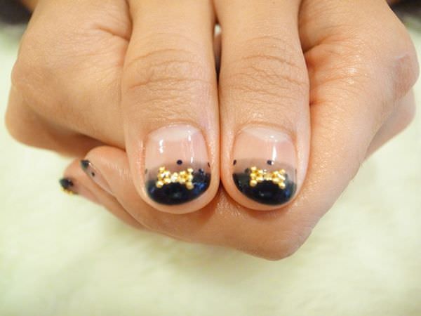 Amily Nails愛美麗美式光療指甲中山店-凝膠指甲-cp值超高-點點指彩-透膚光療-透膚絲襪點點光療 (29)
